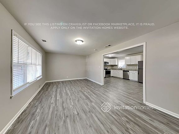 3rd image of 2932 Heather Dr