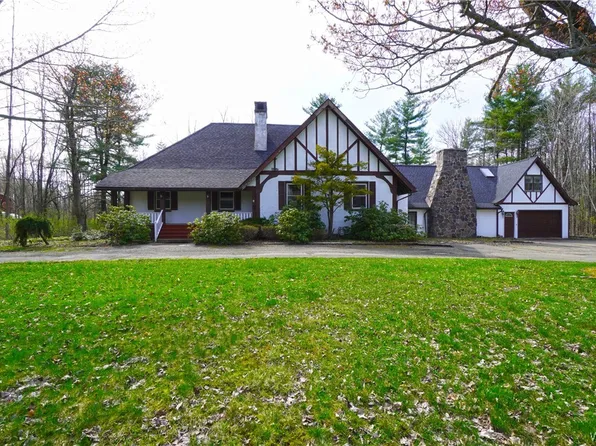 7476 Derby Rd, Derby, NY 14047