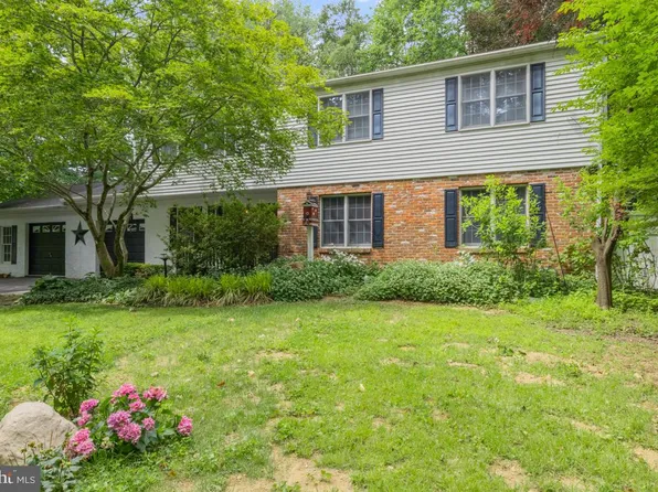 122 Brookside Dr, Feasterville Trevose, PA 19053