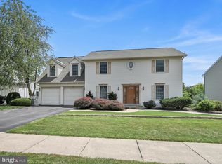 405 Valley View Cir, New Cumberland, PA 17070