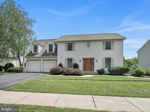 405 Valley View Cir, New Cumberland, PA 17070