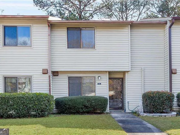 1000 Country Ct, Lawrenceville, GA 30044