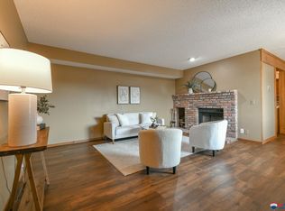 4321 S 58th St APT 9, Lincoln, NE 68516