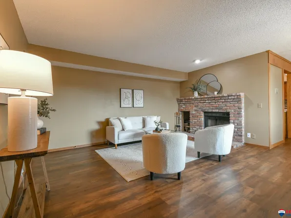 4321 S 58th St APT 9, Lincoln, NE 68516