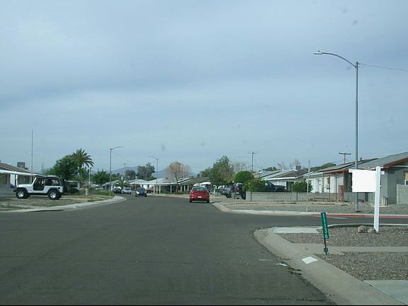 4th image of 11126 W Montana Ave