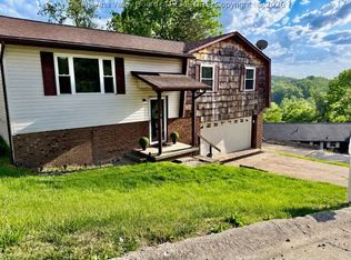 5106 Sunshine Cir, Cross Lanes, WV 25313