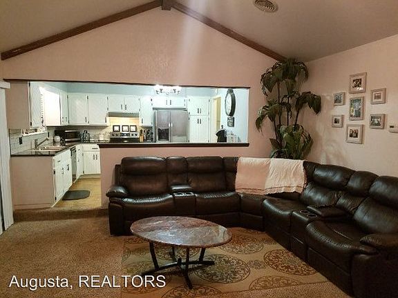 3rd image of 2318 Corsicana Ave