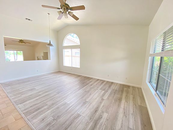 4th image of 28562 Bridge Water Ln