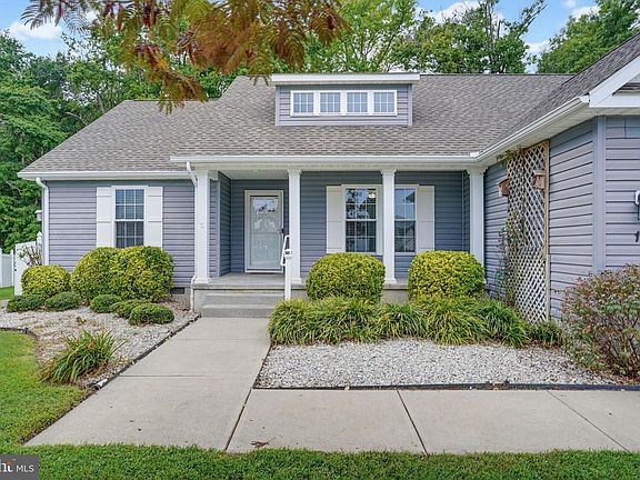 2nd image of 18 Piper Ct