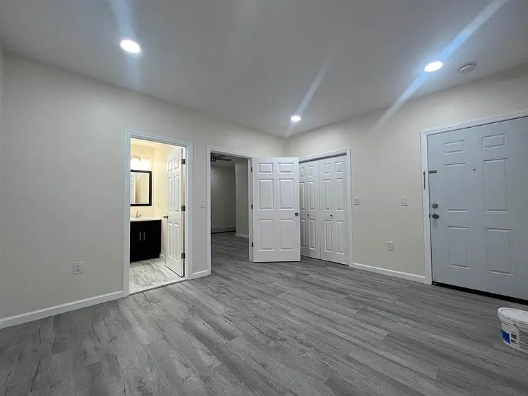 34 Giles Ave #1 — Photo 7