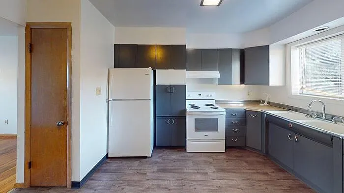 1515 Harmon Ave #4