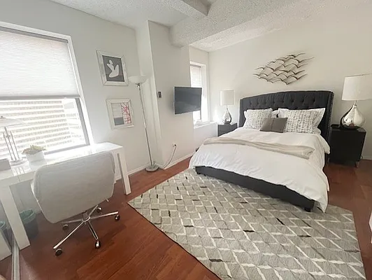 Rented by Manhattan Management Group | media 4