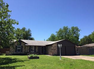 304 Davidson St, Benbrook, TX 76126