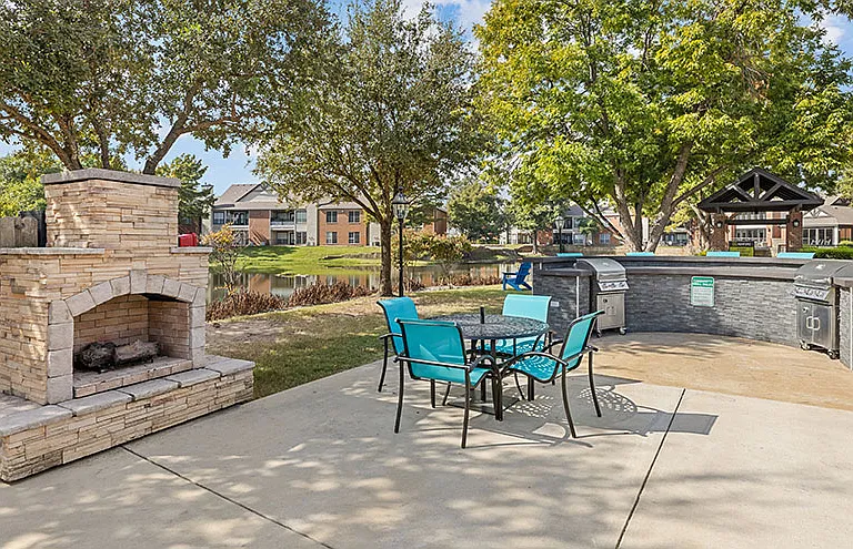 Ashford Apartments — Photo 29