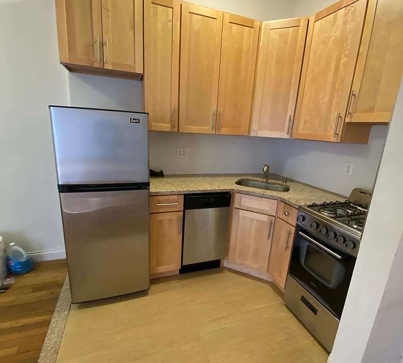 1st image of 450 W 58th St #5LB