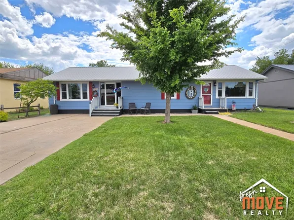 505 S Lakin St, Lakin, KS 67860