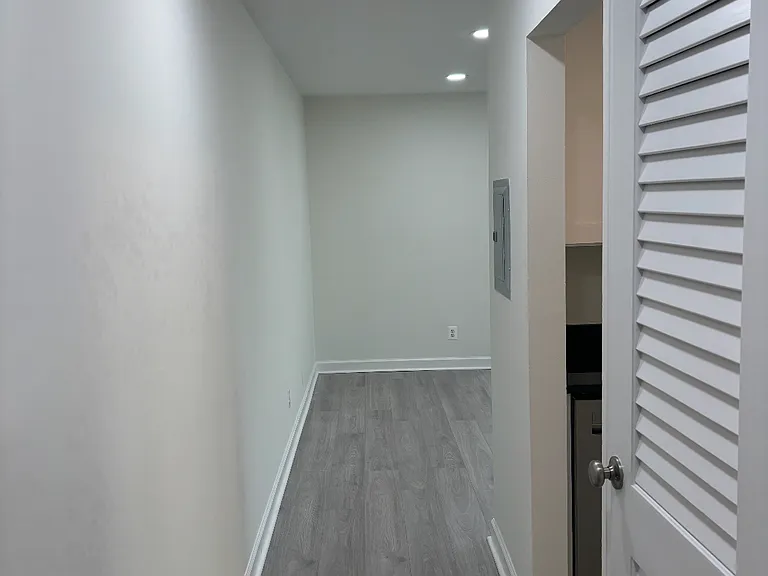 6435 Richmond Hwy #302 — Photo 7