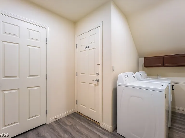 8137 Crimson Creek Ct — Photo 16