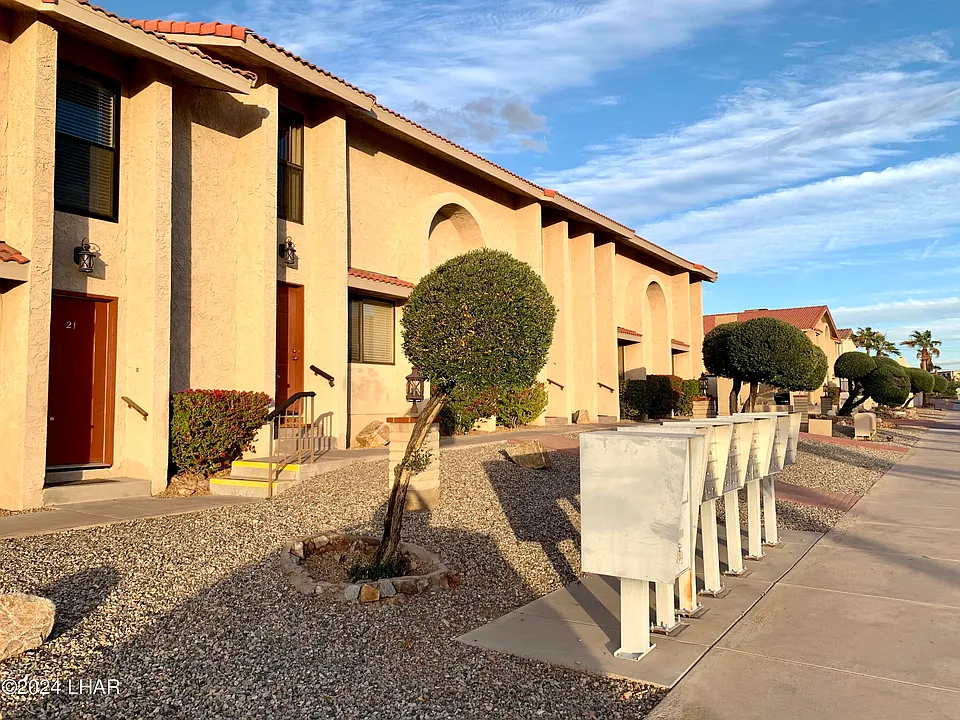 2085 Mesquite Ave #77