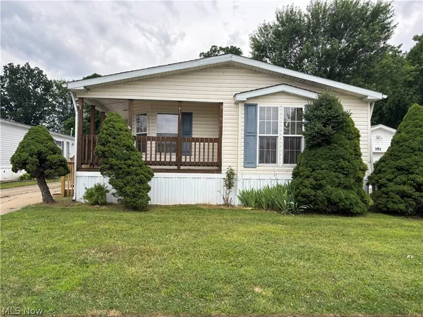 345 Golfway Dr, Painesville, OH 44077