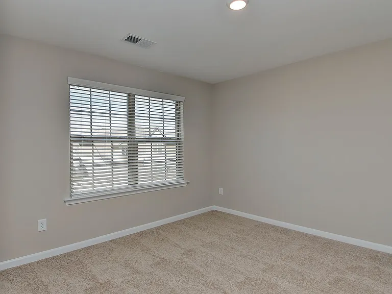 1036 Easley St — Photo 16