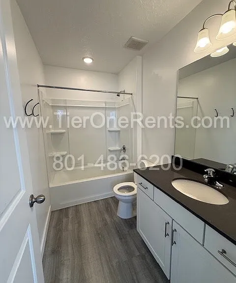 936 E Hercules Ct — Photo 11