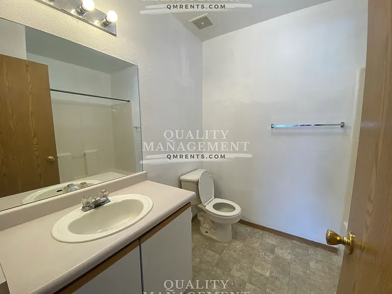 920 N Horton St — Photo 10