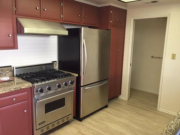 viking stove and refrigerator