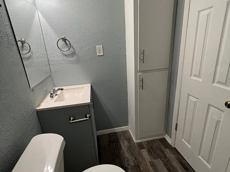 Hampton Gardens Apartment — Photo 21