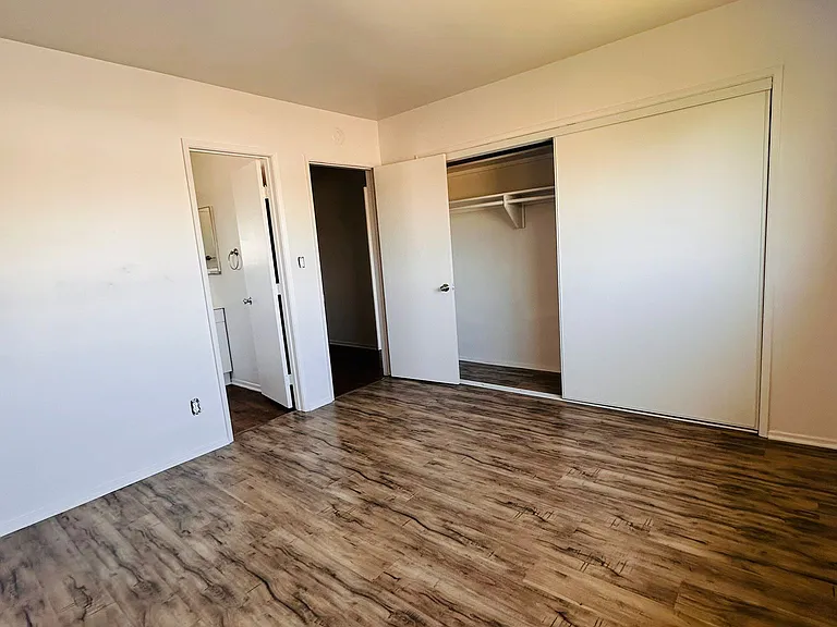 445 E 55th St #6 — Photo 8