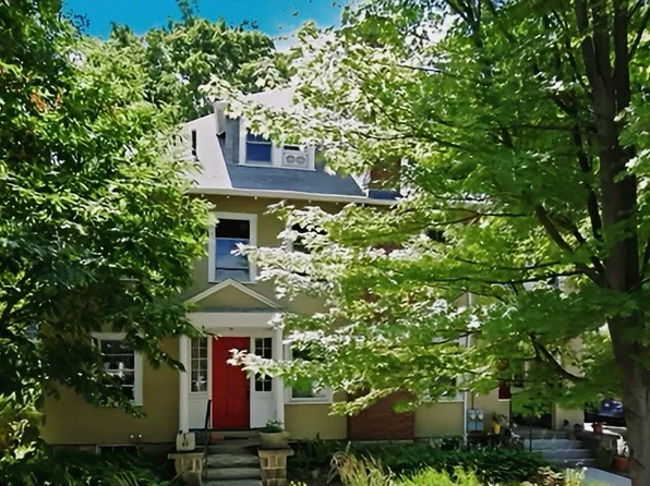 44 Madison Ave #46, Newtonville, MA 02460