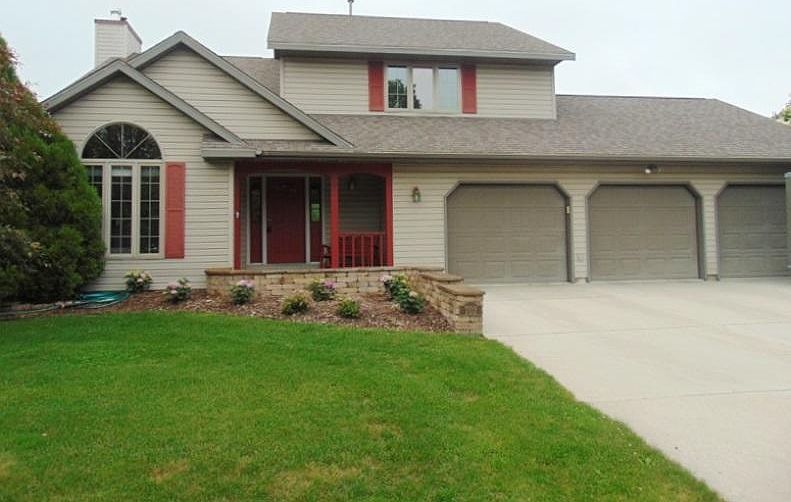 1st image of 702 S Hills Dr