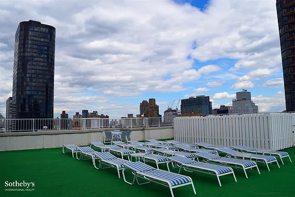 Rented by Sotheby's International Realty | media 47
