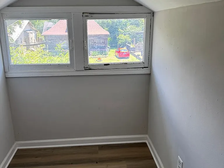 1112 Joseph Ave — Photo 7