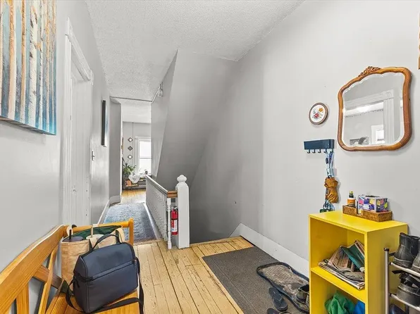 213 Saint Paul St #3, Burlington, VT 05401