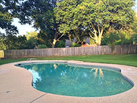 3rd image of 107 Potomac Dr
