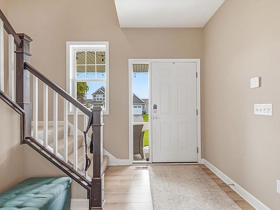 5th image of 2113 Itasca Cir