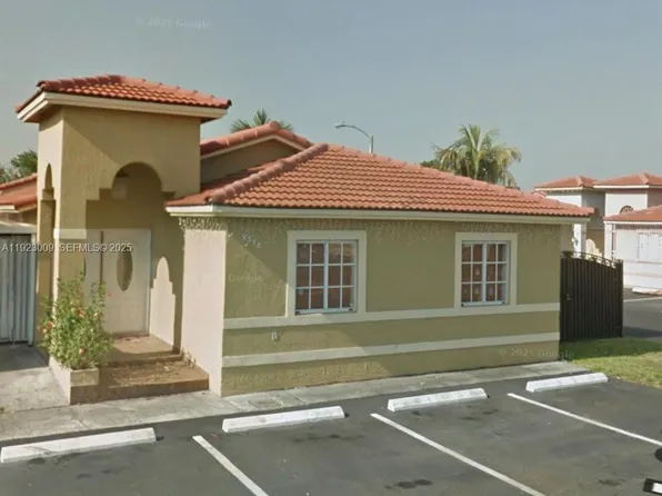 9378 NW 121st St, Hialeah, FL 33018