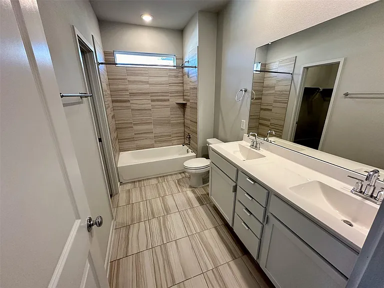 605 W South St #21 — Photo 13