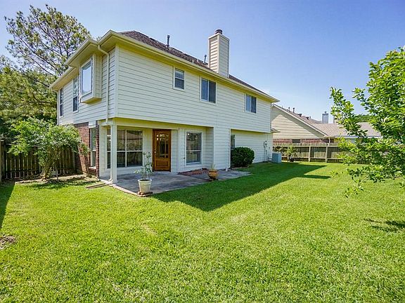 5th image of 8514 Rose Garden Dr