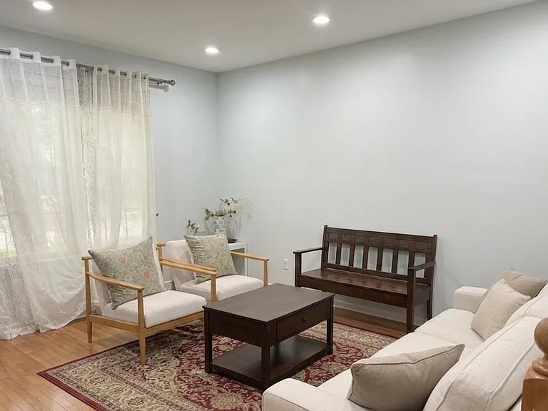 2564 Waterbury Ln — Photo 2