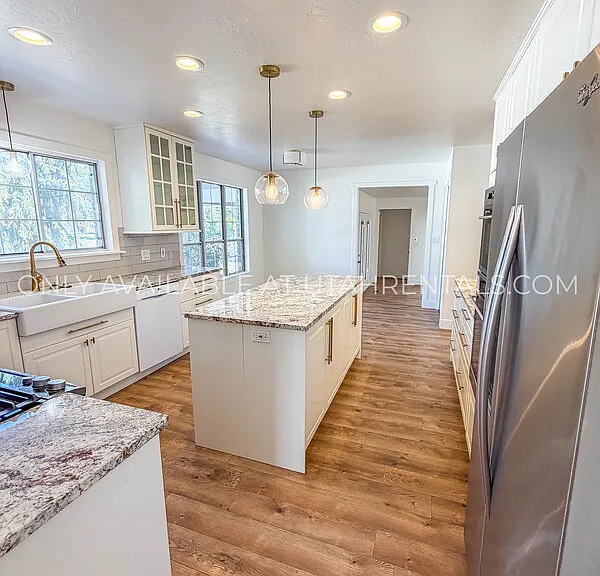 960 N Eastview Dr — Photo 12