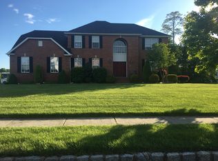 4 Elisa Dr, Monroe Township, NJ 08831