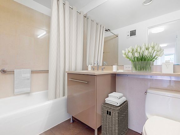 5th image of 250 W 93rd St APT 14B