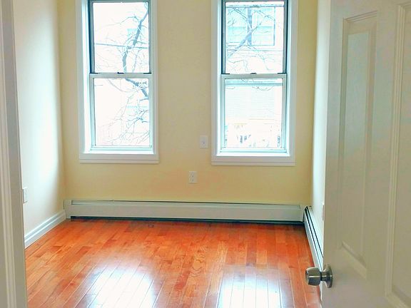4th image of 3026 37th St