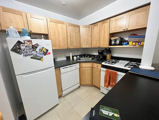 Rented by City Connections Realty | media 7