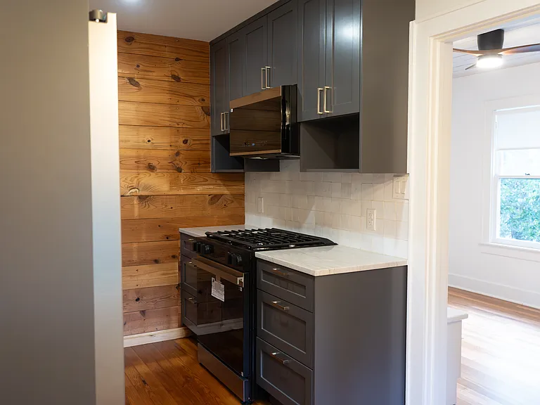 1609 Alameda Dr — Photo 4