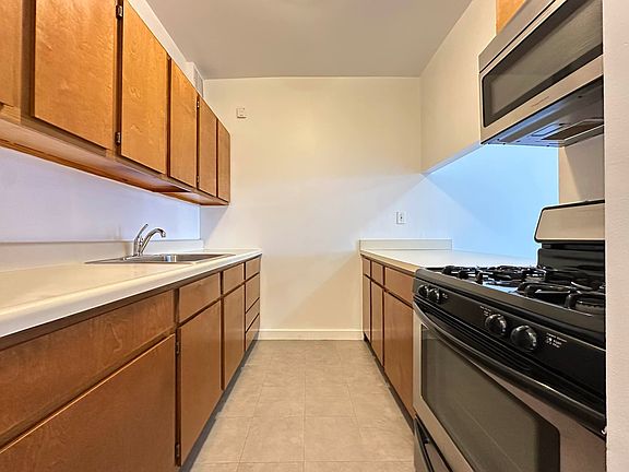 4th image of 1795 Lexington Ave APT 5A