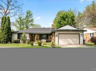 1075 E Hill Rd, Grand Blanc, MI 48439