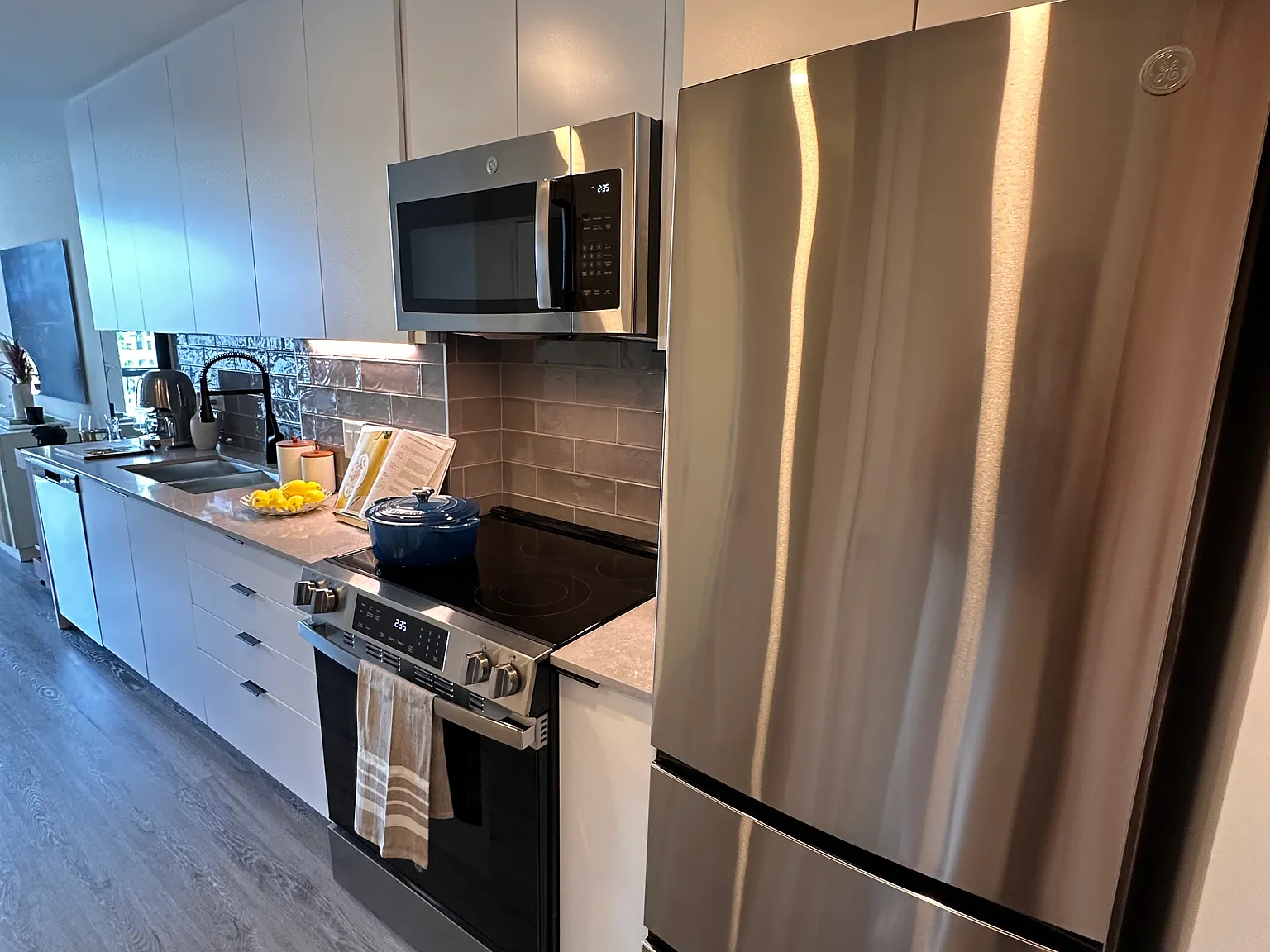 Studio, 490 sqft, $2,090 — Photo 4